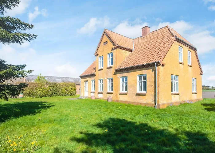 4 Person In * Grenå